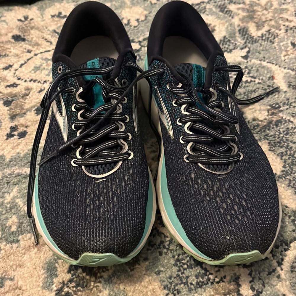 Brooks Ghost female size 10 🏃🏼‍♀️